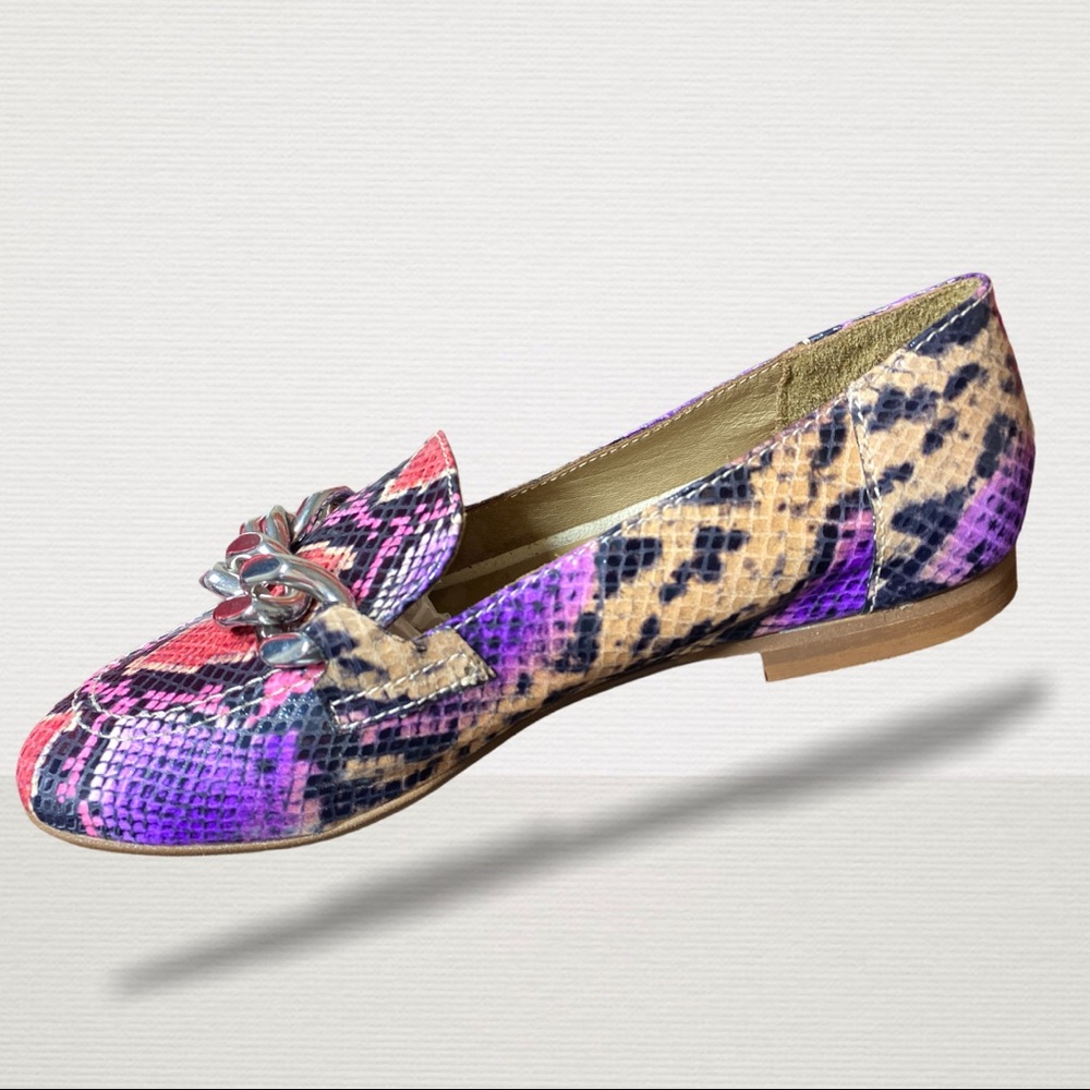 DONALD PLINER NOLIN CHAIN LOAFER FLATS
